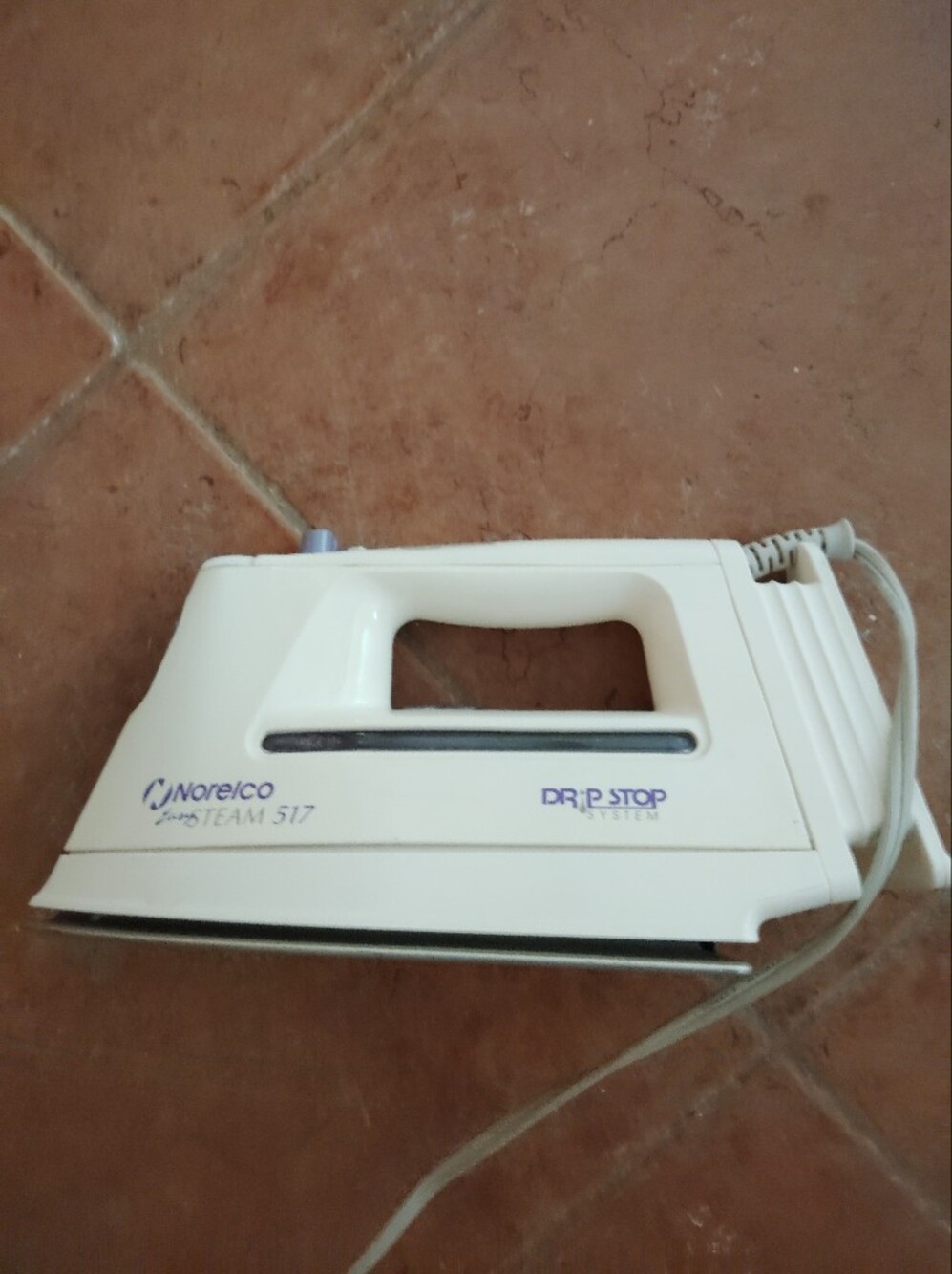 Norelco Steam 517 White Handheld Iron - Drip Stop System